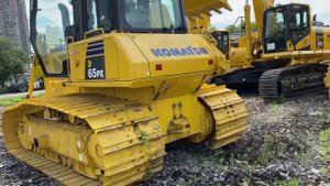 Покупка нового бульдозера Komatsu D65PX. Болотоходная версия.