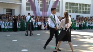 КРАСИВЫЙ ВАЛЬС ВЫПУСКНИКОВ 2019 11Д КЛАСС ШКОЛА39