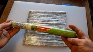 Школа суши. Как правильно подготовить к работе циновку для суши (макису)