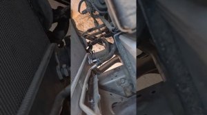 Ставим основной радиатор на Тойота Альфард MNH15.