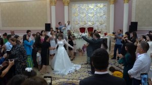 ТАНЕЦ ЖЕНИХА И НЕВЕСТЫ !!! ТАМАДА АЗИМ ДАВЫДОВ ФОТОГРАФ ЗАУР ЮСУПОВ ВИДЕОГРАФ МУСЛИМ КАМБУЛАТОВ!