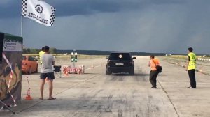 Гонка JEEP Grand Cherokee SRT8 vs Volkswagen Passat CC