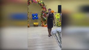 Ты только не пройди. Поёт Нелли Агеева.