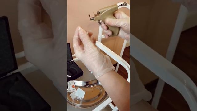 Прокол ушей смотреть онлайн