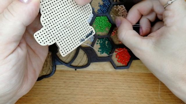 61.  Двусторонняя вышивка бисером.