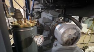 Винтовой компрессор 7,5 кВт на ресивере, сборка ЧКРЗ. Обзор и демонстрация работы