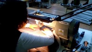 Двухигольная швейная машина для тяжелых материалов A-878 с межигольным 12,7 мм