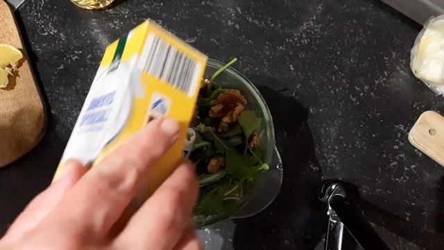 Супер соус. Готовим соус из рукколы и кинзы. Это и соус и заправка и маринад смотреть онлайн