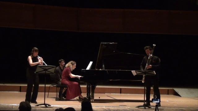 Francis Poulenc - Trio for oboe, bassoon and piano, FP 43 смотреть онлайн