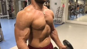 Тренировка плеч