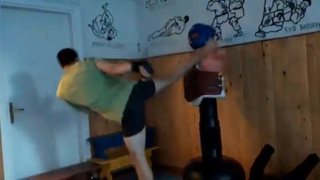 Кикбо́ксинг,это сила.. смотреть онлайн