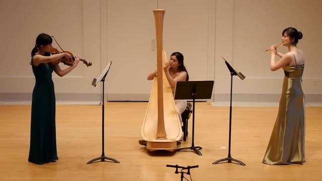 Claude Debussy: Sonata for flute, viola and harp смотреть онлайн
