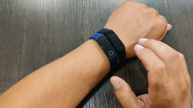 Mi Band 4 обзор . сравнение с honor band 5 смотреть онлайн