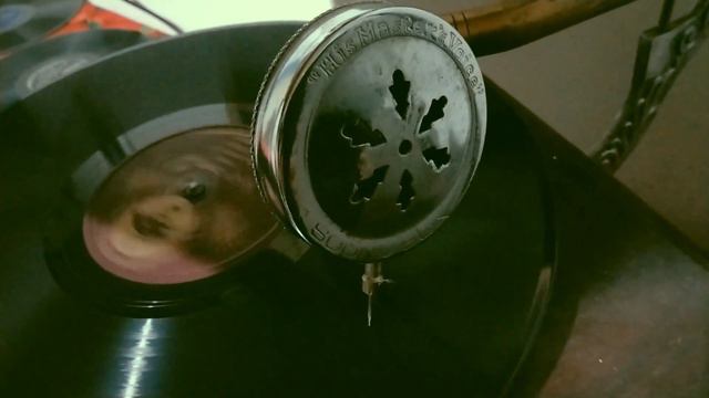 GRAMOPHONE His Master's Voice. Звук Граммофонных пластинок. смотреть онлайн