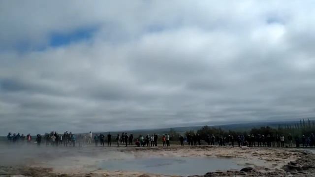 Гейзер Strokkur золотое кольцо Исландия смотреть онлайн