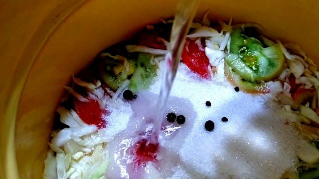 САЛАТ ИЗ ЗЕЛЕНЫХ ПОМИДОР И КАПУСТЫ. ЕЩЕ ОДИН ВКУСНЫЙ РЕЦЕПТ НА ЗИМУ!