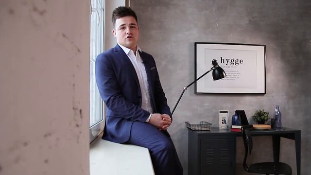 Ведущий Андрей Воронов