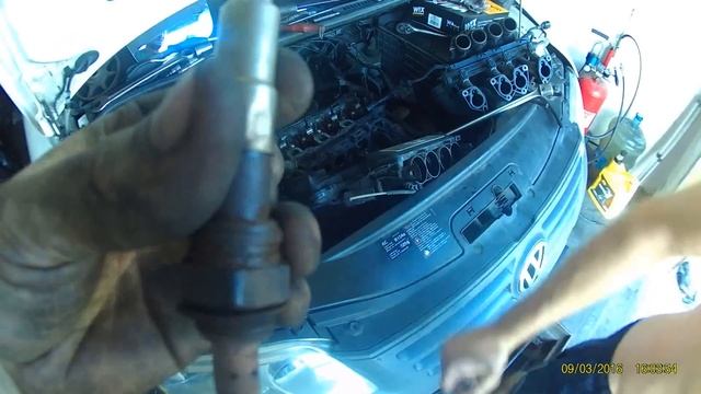 Процесс замены 1-го лямбда - зонда VW CADDY 1.6 BSE смотреть онлайн