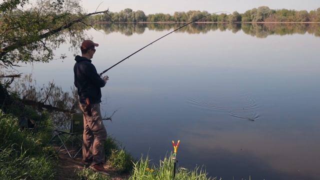 Кемпинг с комфортом и рыбалка на Оке. Крупный окунь на живца и голавль на майского жука. Май 2023 смотреть онлайн