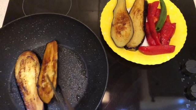 Салат из баклажан с базиликом к шашлыку, курице и рыбе.