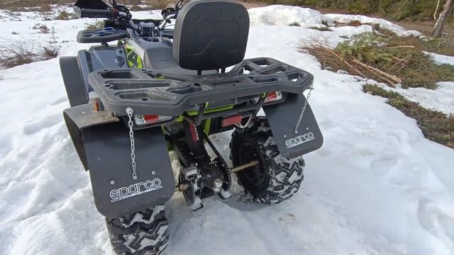 Тестируем задние брызговики и дальний свет по ночному лесу на квадроцикле Мотоленд 200. смотреть онлайн