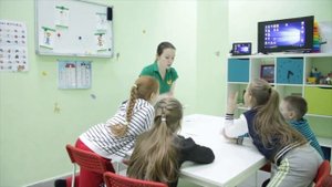 Английский язык для детей  8-9 лет. Занятие в языковом центре Полиглотики