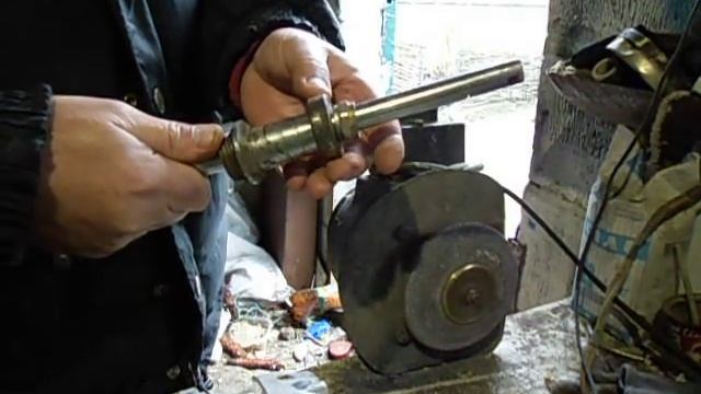 Как проточить подшипник без токарного станка !! смотреть онлайн