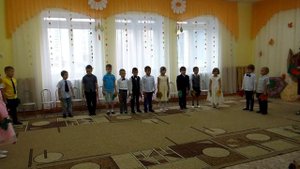 Песня "Осень пришла" (сл. и муз. С. Юдиной) в подготовительной группе. Осенний утренник.