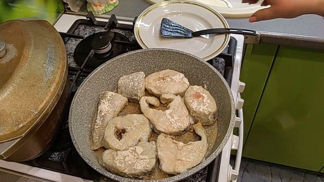 Жарю треску, делаю чесночное масло. смотреть онлайн