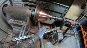 Изготавливаем медный шлем на 18л из двух частей с помощью давильно ротационной вытяжки на станке.