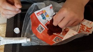 Рыболовный клей из Китая. Стоит покупать или нет? Рыбацкий эксперимент. Товары для рыбалки из Китая