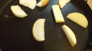 Фруктовый салат с жаренным зефиром