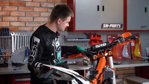 Установка защиты радиатора на мотоцикл GR8
