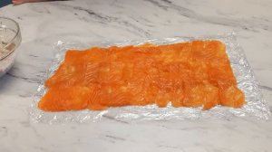 ПРАЗДНИЧНЫЙ  РУЛЕТ ИЗ КРАСНОЙ РЫБЫ