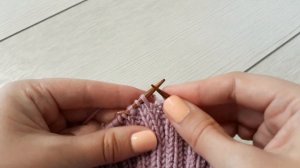 Шапка резинкой 2х2 с удлиненной макушкой домик по диагонали. Мастер-класс. Вязание спицами