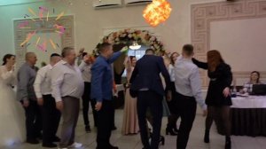 Игра - танец "Ручеёк". #ведущий #свадьба #ведущаязульфиярыбина