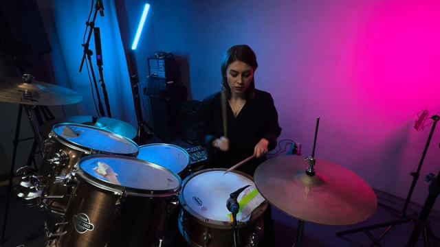 Дайте танк(!) - Люди (Drum Cover) смотреть онлайн