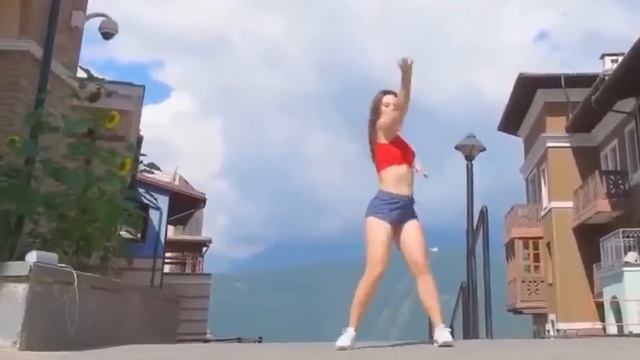 Пусть распускаются цветы в саду весеннем у реки