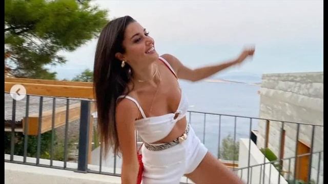 Ханде Эрчел излучает радость своей энергией!