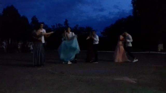 Выпускной с. Восточное Східненська ЗОШ : вальс❤ смотреть онлайн