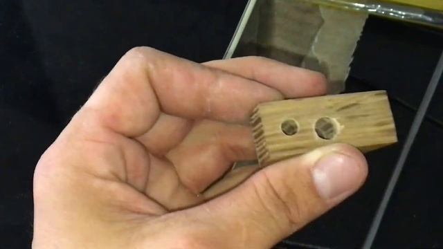 Как починить треснувшую пятку грифа акустической гитары?! смотреть онлайн