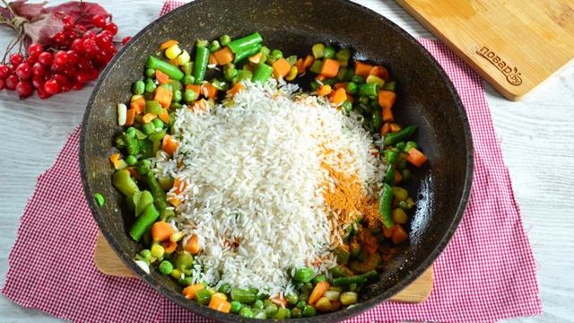 Рис с замороженными овощами