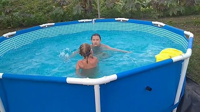 На кубани пекло!!!Мы плавимся!!!Выходной_ теща в гостях_жарим шашлыки_купаемся в бассейне..mp4 смотреть онлайн