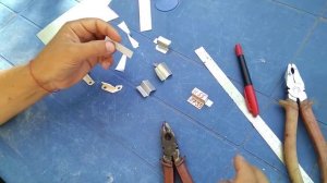 Уголки крепления москитной сетки Mosquito net attachment corners