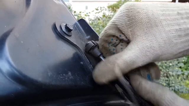 Как снять амортизатор багажника Вольво / Volvo c30, s40, v50 смотреть онлайн