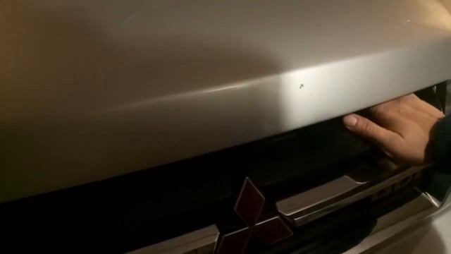 Открываем капот смотреть онлайн