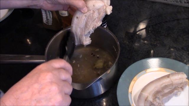 Грудинка (сало) пятиминутка, вкусно, за уши не оттащишь! Грудинка рецепт .