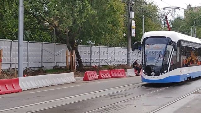 Восстановление движения трамваев по улице Шаболовка на юге г. Москвы, после окончания ремонта путей смотреть онлайн