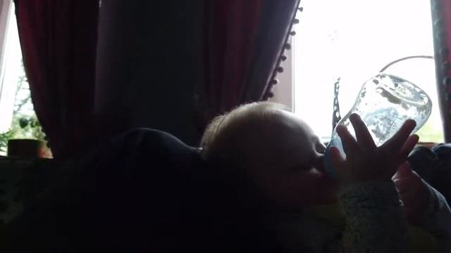 Шесть пальцев чтобы поесть. Спим, едим.
