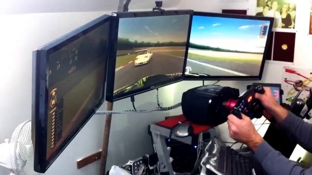 Asseto Corsa BMW - simu jolilo DIY 2 dof смотреть онлайн